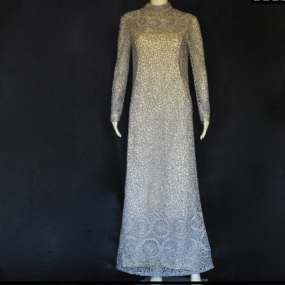 Roger Freres Paris 1970's Gown With An Elaborate Concentric Design - France - Picture 1 of 7